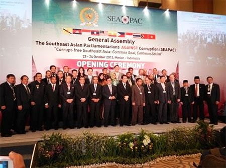 عضو الهيئة الإدارية (لآرباك) وعضو (يمن باك) يُشارك في الجمعية العمومية "لبرلمانيون جنوب